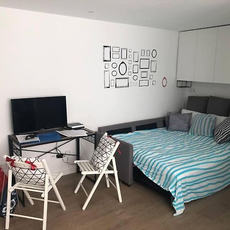 Tesoro Calle, Precioso Estudio Super Equipado Para Dos En Malasana Madrid Luaran gambar