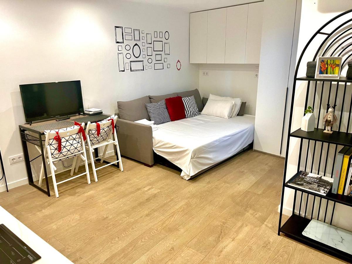 Tesoro Calle, Precioso Estudio Super Equipado Para Dos En Malasana Madrid Luaran gambar